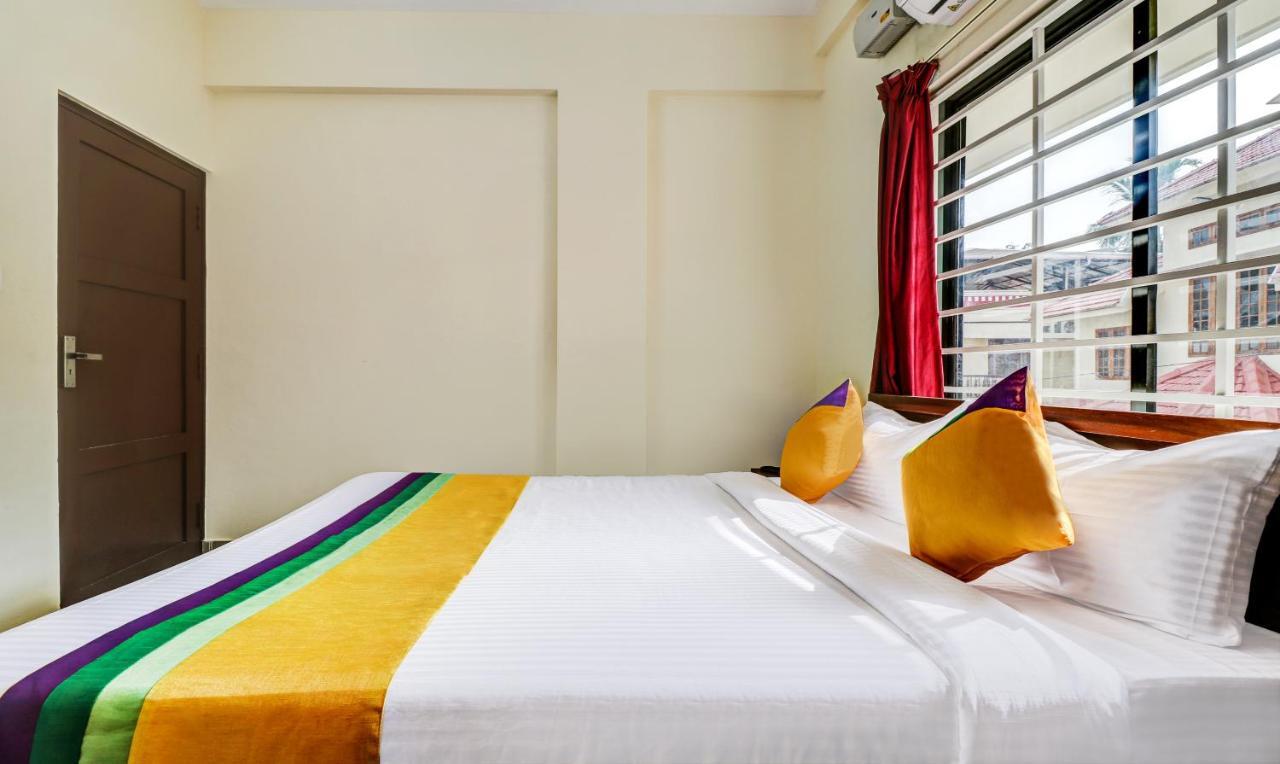 Itsy Hotels Rain Tulsi Stayz, Palarivattom Junction Kochi Екстериор снимка