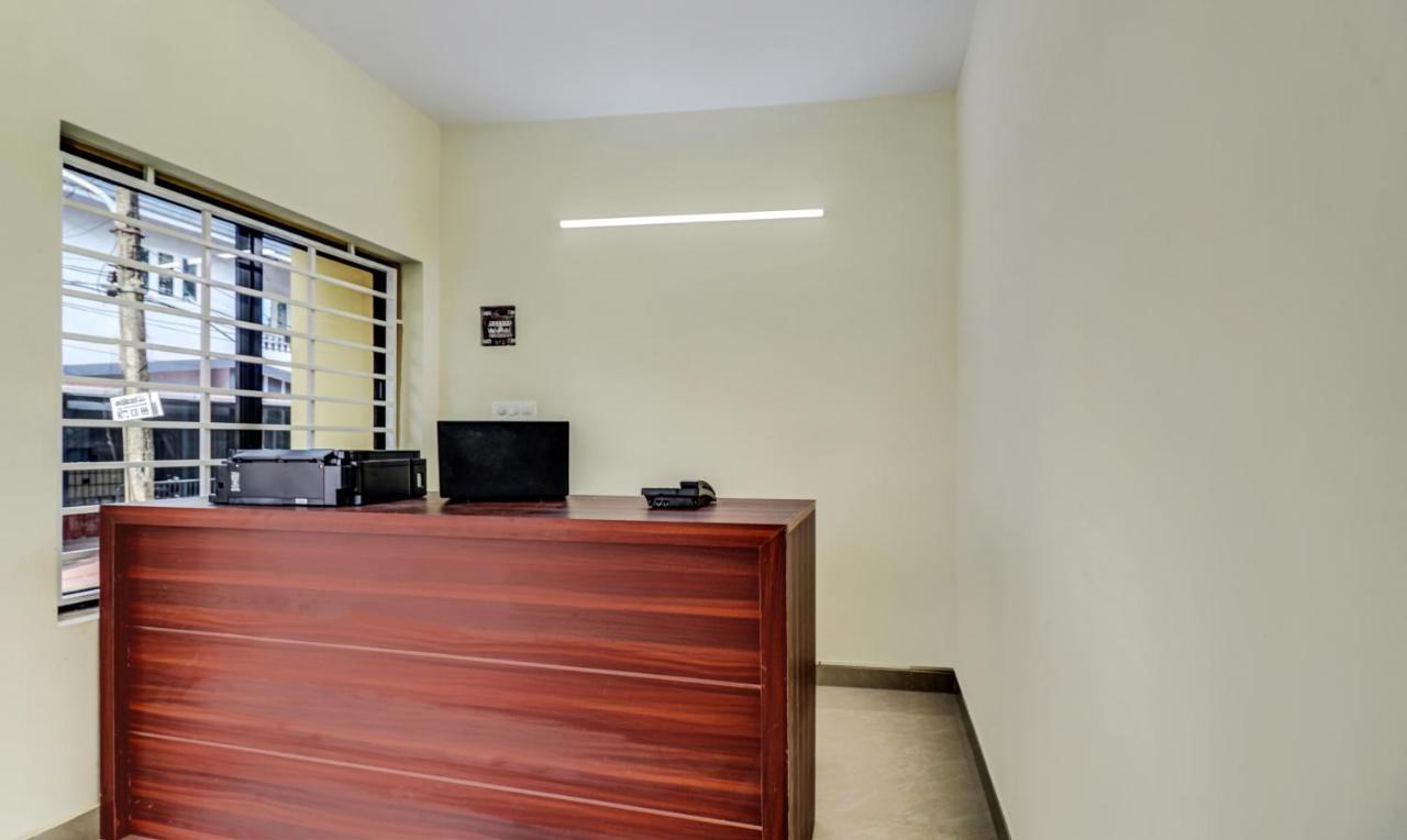 Itsy Hotels Rain Tulsi Stayz, Palarivattom Junction Kochi Екстериор снимка
