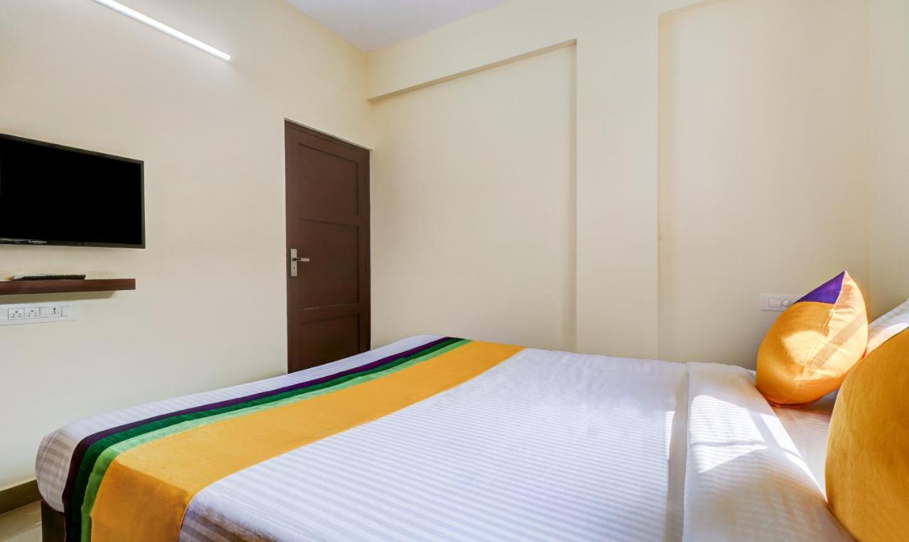 Itsy Hotels Rain Tulsi Stayz, Palarivattom Junction Kochi Екстериор снимка